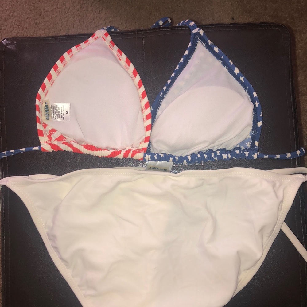 Old navy bikini - Picture 3 of 3